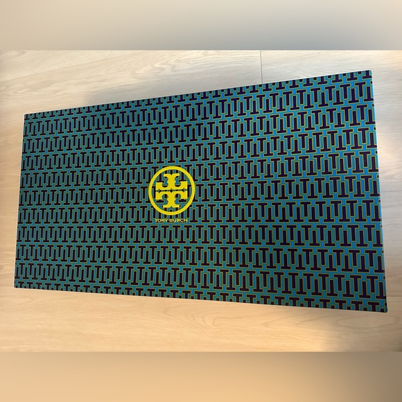 Tory Burch Claremont Quilted Vegan Leather Boot Size: 7.5 w/Gold Metal Details - Picture 6 of 13